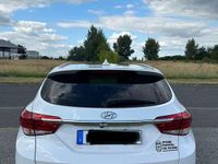 Gebraucht Hyundai i40 Premium 141 PS (103 kW) 2017 Weiß Kombi