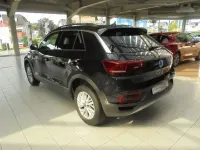 Second-hand VW T-Roc Life 110 CP (80 kW) 2023 Negru SUV