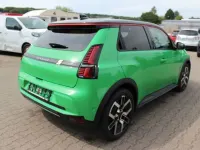 Neu Renault R5 Urban 88 kW (120 PS) 2026 Pop green / schwarzes dach Kleinwagen