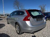 Gebraucht Volvo V60 150 PS (110 kW) 2015 Silber Kombi