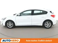 Gebraucht Ford Focus Cool & Connect 125 PS (91 kW) 2019 Frozen white Limousine