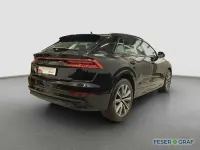 Gebraucht Audi Q8 Ambiente 286 PS (210 kW) 2022 Mythosschwarz metallic SUV