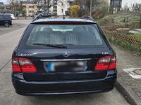 Gebraucht Mercedes E220 170 PS (125 kW) 2007 Blau Kombi