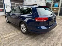 Gebraucht VW Passat Comfortline 120 PS (88 kW) 2018 Blau Kombi