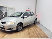 Gebraucht Toyota Auris Life 101 PS (74 kW) 2011 Silber Kleinwagen