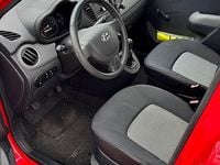 Gebraucht Hyundai i10 67 PS (49 kW) 2010 Rot Kleinwagen
