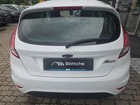Gebraucht Ford Fiesta SYNC Edition 80 PS (58 kW) 2014 Frostweiß Limousine