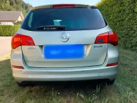 Gebraucht Opel Astra 101 PS (74 kW) 2011 Grün Kombi