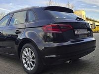 Gebraucht Audi A3 Attraction 110 PS (80 kW) 2016 Schwarz Limousine