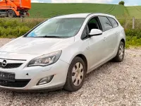 Gebraucht Opel Astra 110 PS (80 kW) 2011 Silber Kombi