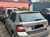 Gebraucht Skoda Fabia 60 PS (44 kW) 2016 Grau Limousine