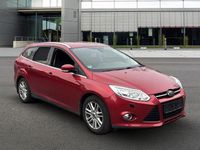 Gebraucht Ford Focus Titanium 125 PS (91 kW) 2012 Rot Kombi