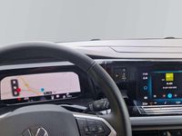 Gebraucht VW Multivan Life 150 PS (110 kW) 2024 Fortanarot metallic Van