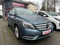 Gebraucht Mercedes B200 156 PS (114 kW) 2012 Universumblau Van / Kleinbus