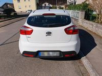 Second-hand Kia Rio 109 CP (80 kW) 2014 Alb Hatchback