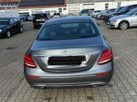 Gebraucht Mercedes E220 Avantgarde 194 PS (142 kW) 2019 Grau Limousine