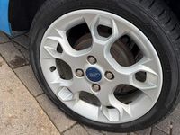 Gebraucht Ford Fiesta 70 PS (51 kW) 2011 Blau Kleinwagen