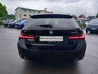 Gebraucht BMW 320 M Sport 190 PS (139 kW) 2023 Black sapphire metallic Kombi