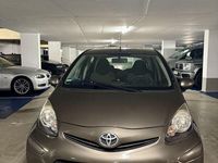 Gebraucht Toyota Aygo 68 PS (50 kW) 2014 Braun Kleinwagen