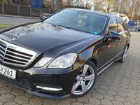 Gebraucht Mercedes E250 Avantgarde 204 PS (150 kW) 2013 Schwarz Limousine