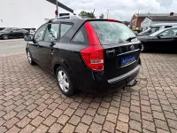Usado Kia Ceed 90 CV (66 kW) 2012 Negro Utilitario