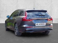 Gebraucht Volvo V60 Plus 398 PS (292 kW) 2025 Platinum grey / metallic Kombi