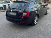 Usado Skoda Octavia 110 HP (80 kW) 2017 Preto Carrinha