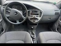 Gebraucht Kia Carens 113 PS (83 kW) 2006 Silber Van / Kleinbus