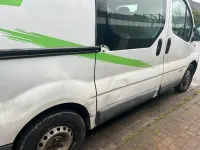 Gebraucht Renault Trafic 100 PS (73 kW) 2004 Weiß Van / Kleinbus