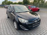 Gebraucht Hyundai i20 Edition 75 PS (55 kW) 2013 Schwarz Limousine