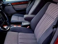 Second-hand Mercedes E250 113 CP (83 kW) 1994 Roșu Berlinǎ