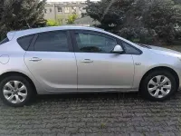 Gebraucht Opel Astra Design Edition 140 PS (102 kW) 2011 Argon silber/ice silver (m2) Kleinwagen