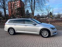 Gebraucht VW Passat 150 PS (110 kW) 2016 Silber Kombi