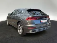 Gebraucht Audi Q8 Ambiente 286 PS (210 kW) 2023 Samuraigrau metallic SUV
