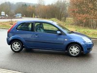 Gebraucht Ford Fiesta 69 PS (50 kW) 2005 Blau Kleinwagen