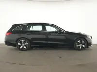 Gebraucht Mercedes C200 Avantgarde 163 PS (119 kW) 2024 Schwarz Limousine