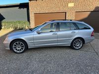 Gebraucht Mercedes C220 Elegance 150 PS (110 kW) 2005 Silber Kombi