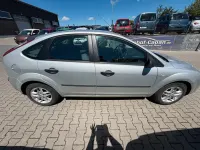 Gebraucht Ford Focus Trend 116 PS (85 kW) 2005 Silber Limousine