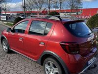 Gebraucht Dacia Sandero Prestige 90 PS (66 kW) 2017 Rot Kleinwagen