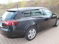 Gebraucht Opel Insignia Edition 140 PS (102 kW) 2016 Schwarz Kombi