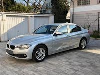 Gebraucht BMW 318 136 PS (100 kW) 2015 Silber Limousine