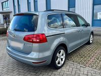 Second-hand VW Sharan 170 CP (125 kW) 2012 Albastru Monovolum