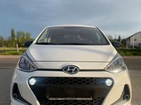 gebraucht Hyundai i10 1.0 YES! + mit Navi/Klimaaut./Parksensoren