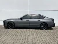 Gebraucht BMW 760 381 PS (280 kW) 2023 Grau matt Limousine