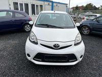 Gebraucht Toyota Aygo Cool 68 PS (50 kW) 2013 Cool white Kleinwagen