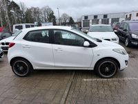 Gebraucht Mazda 2 Active 84 PS (61 kW) 2011 Weiß Kleinwagen
