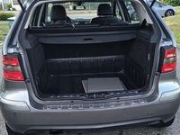 Gebraucht Mercedes B180 109 PS (80 kW) 2010 Grau Van / Kleinbus