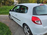 Gebraucht Renault Clio II 75 PS (55 kW) 2011 Weiß Kleinwagen