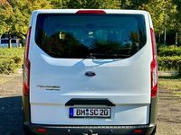 Gebraucht Ford Tourneo 131 PS (96 kW) 2016 Weiß Van / Kleinbus