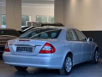 Gebraucht Mercedes E200 184 PS (135 kW) 2006 Silber Limousine